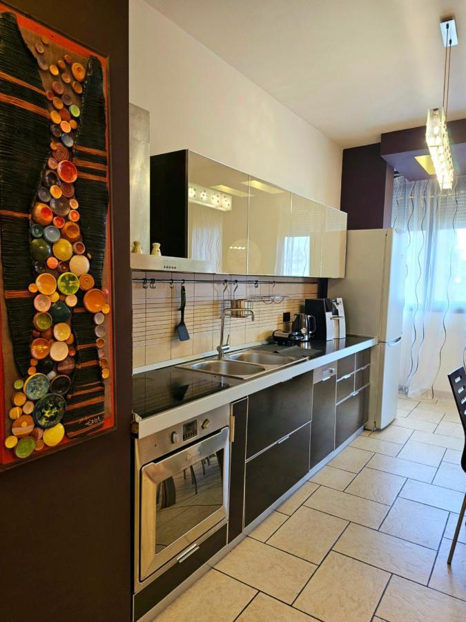 Center Apartment Easy_Luxury Tiranë Eksteriør bilde