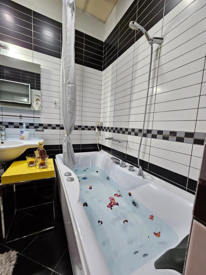 Center Apartment Easy_Luxury Tiranë Eksteriør bilde