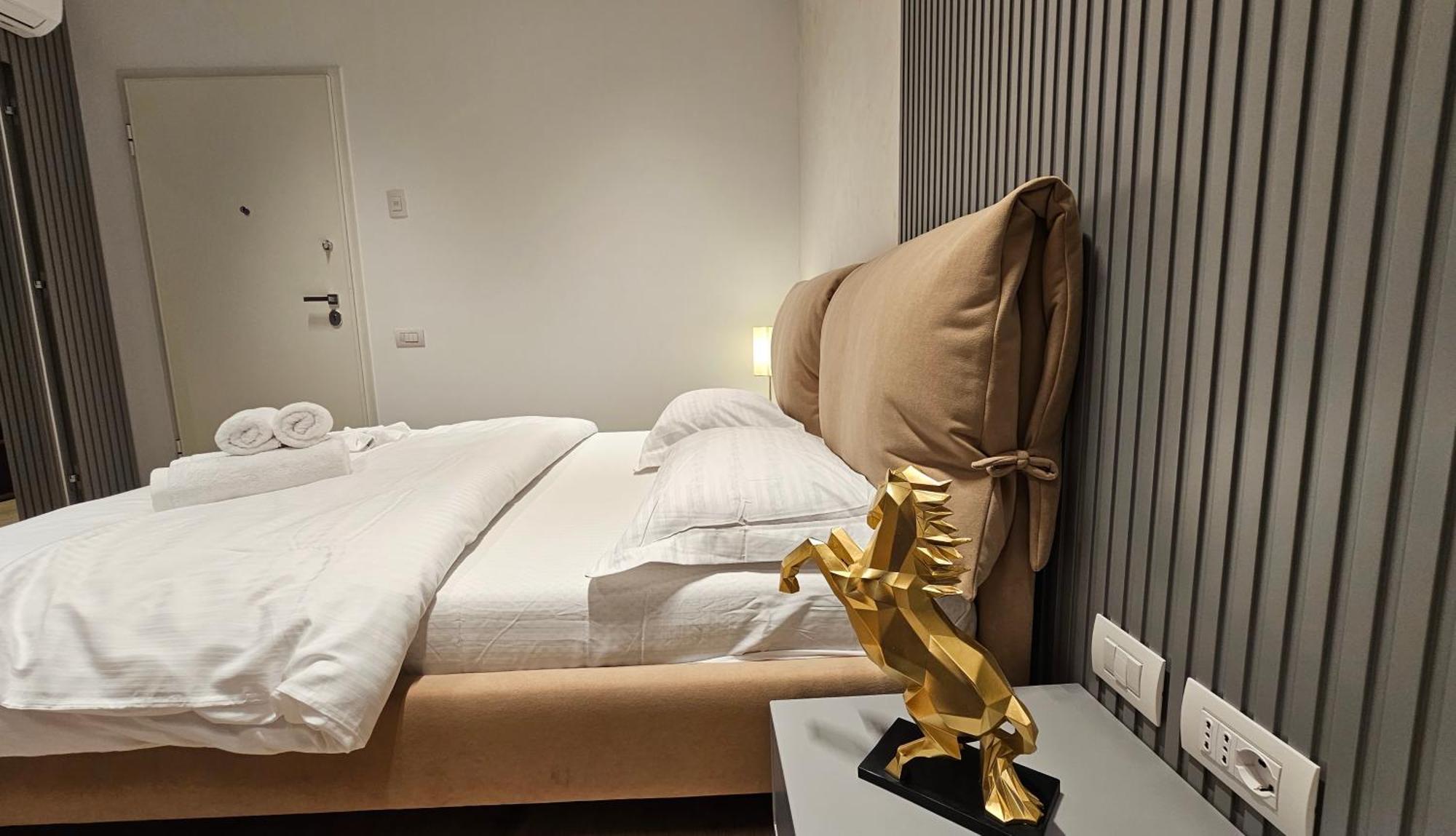 Center Apartment Easy_Luxury Tiranë Eksteriør bilde