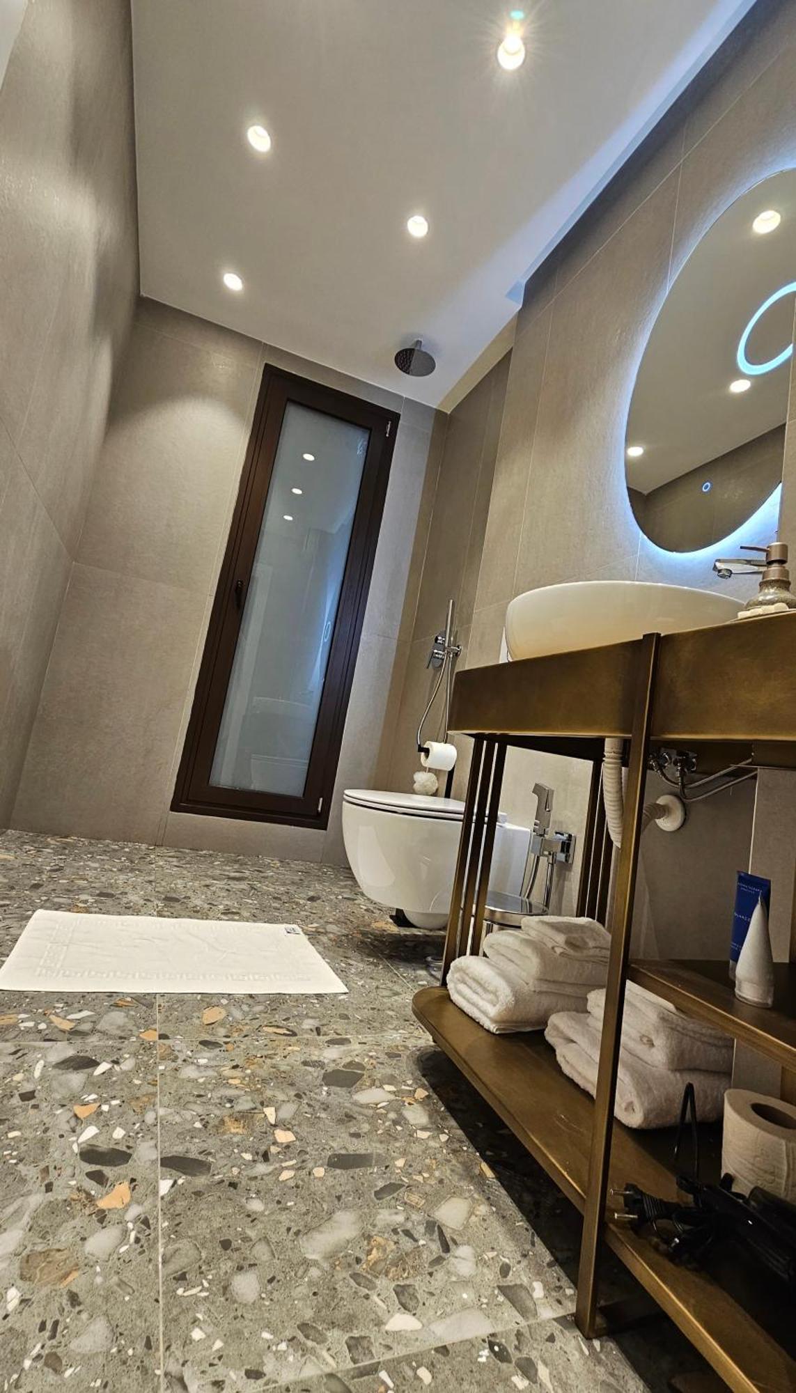 Center Apartment Easy_Luxury Tiranë Eksteriør bilde