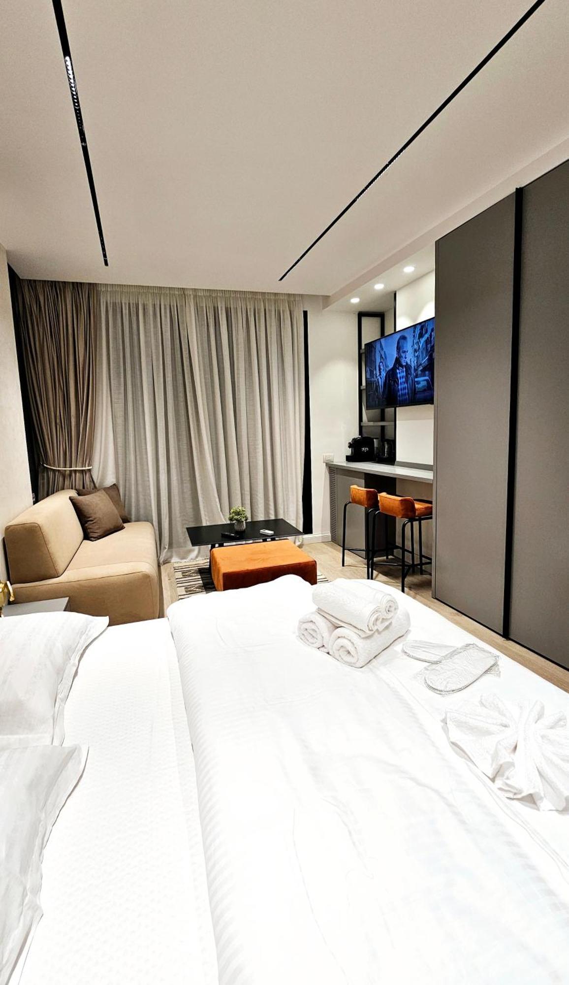 Center Apartment Easy_Luxury Tiranë Eksteriør bilde