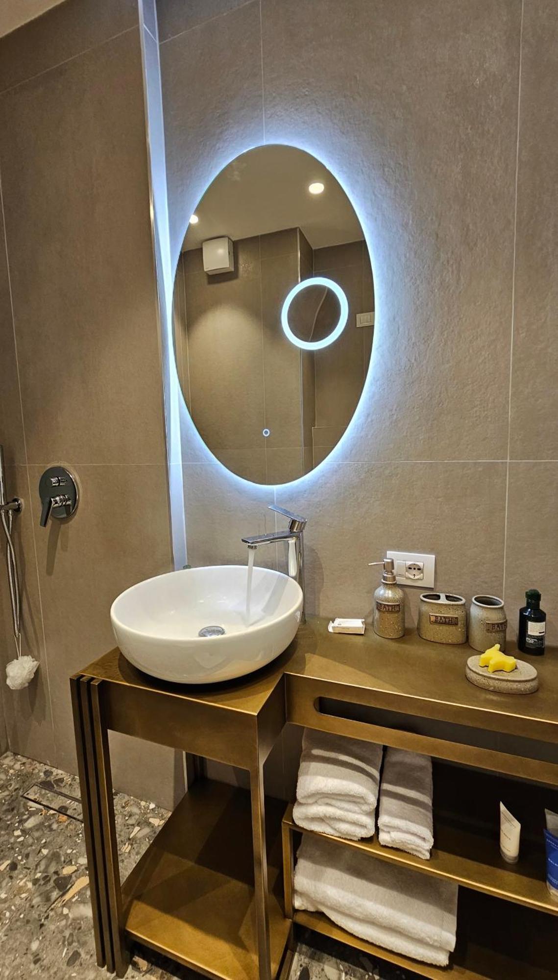 Center Apartment Easy_Luxury Tiranë Eksteriør bilde