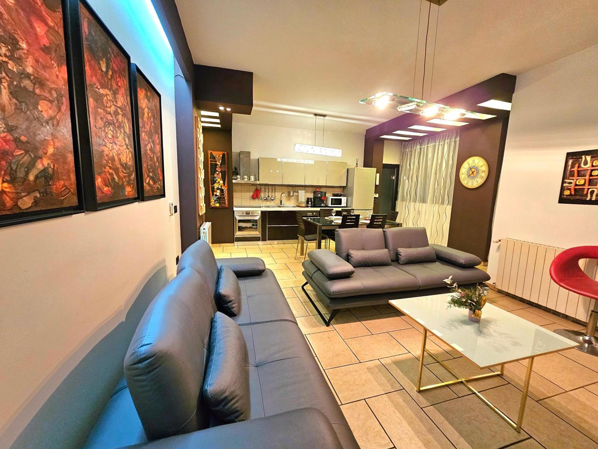 Center Apartment Easy_Luxury Tiranë Eksteriør bilde